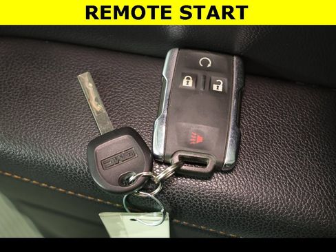 Used 2021 GMC Canyon AT4 image 6