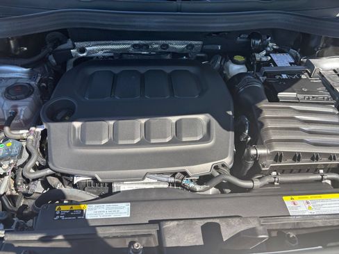 Used 2026 Volkswagen Tiguan SE AWD/4WD image 32