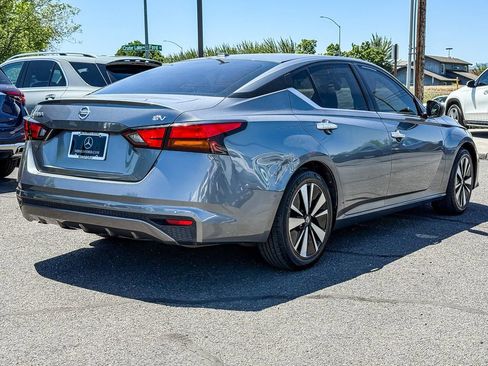 Used 2022 Nissan Altima 2.5 SV FWD image 6