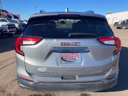 Used 2023 GMC Terrain AT4 image 8