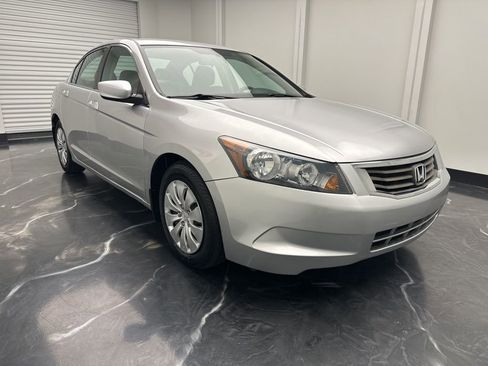 Used 2010 Honda Accord LX image 2