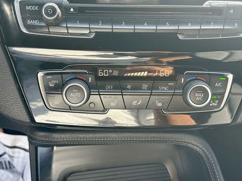 Used 2018 BMW X1 xDrive28i AWD/4WD image 16