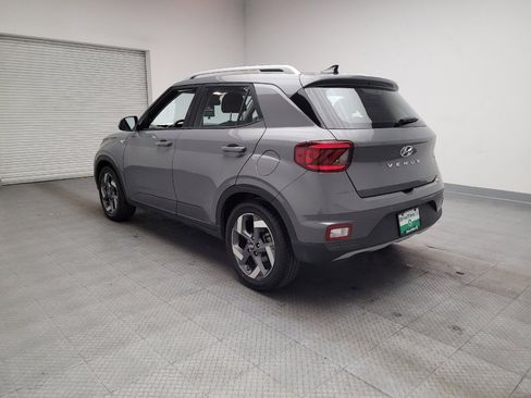 Used 2021 Hyundai Venue SEL FWD image 5