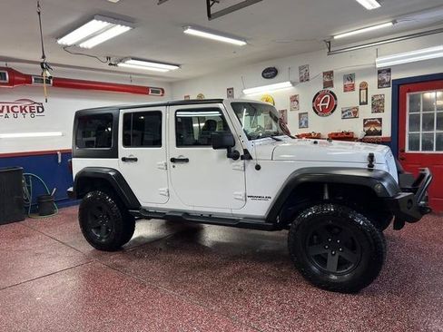 Used 2012 Jeep Wrangler Unlimited Sport AWD/4WD image 4