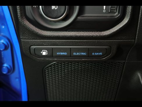 Used 2024 Jeep Wrangler Unlimited AWD/4WD image 24