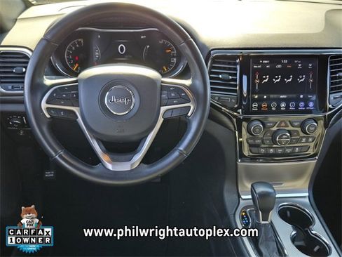 Used 2020 Jeep Grand Cherokee Laredo w/ 18" Wheel & 8.4" Radio Group image 11