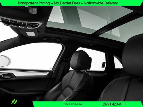 Used 2018 Porsche Macan Turbo AWD/4WD image 10