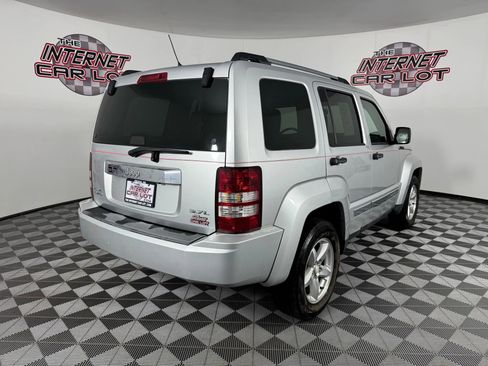 Used 2008 Jeep Liberty Limited w/ Premium Group image 7