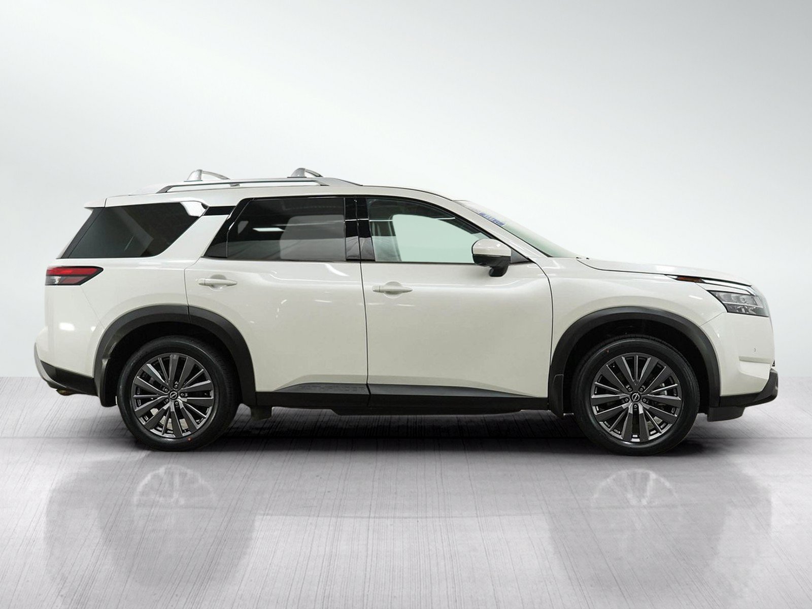 Used 2024 Nissan Pathfinder SL w/ SL Premium Package AWD/4WD image 6