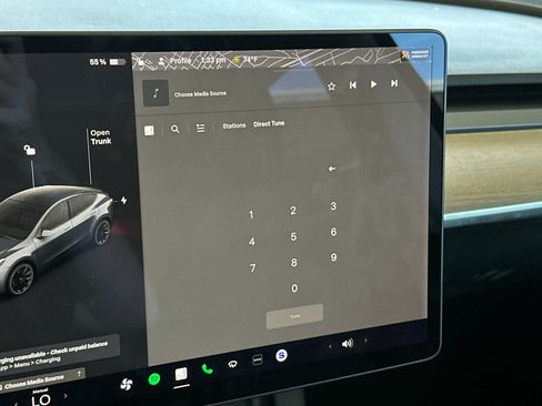 Used 2021 Tesla Model Y 2WD image 17
