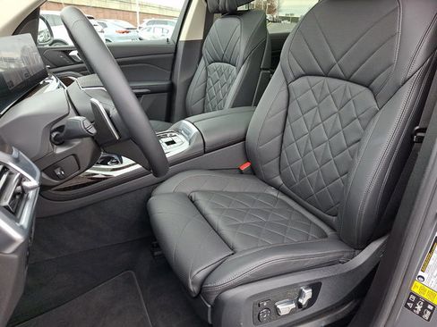 Certified 2023 BMW X7 xDrive40i w/ Premium Package image 15