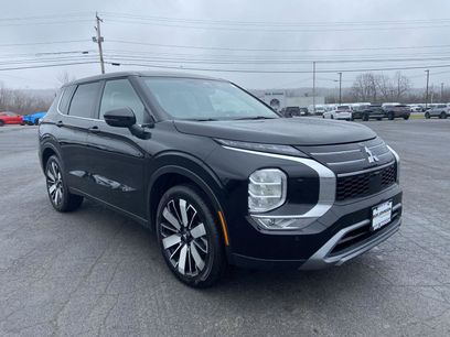 Used 2025 Mitsubishi Outlander SE