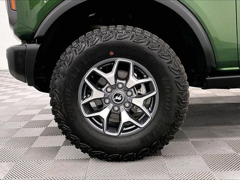 Used 2025 Ford Bronco Badlands AWD/4WD image 9