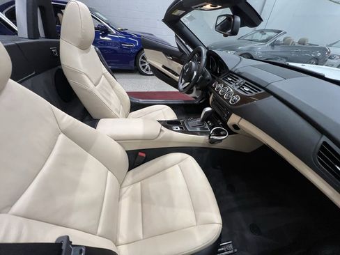 Used 2011 BMW Z4 sDrive30i image 39