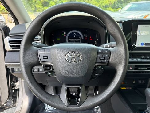 Used 2025 Toyota Camry LE FWD image 22