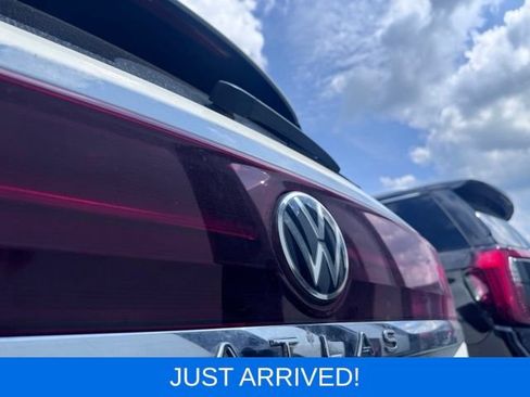 Used 2024 Volkswagen Atlas SEL Premium R-Line AWD/4WD image 11