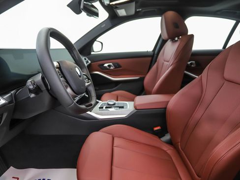 Used 2025 BMW 330i xDrive Sedan w/ Convenience Package image 11