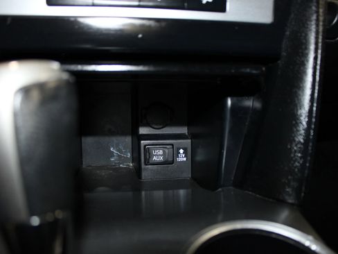 Used 2014 Toyota Camry SE FWD image 15