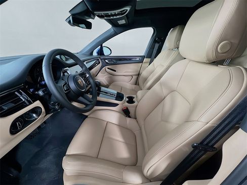 New 2026 Porsche Macan image 5