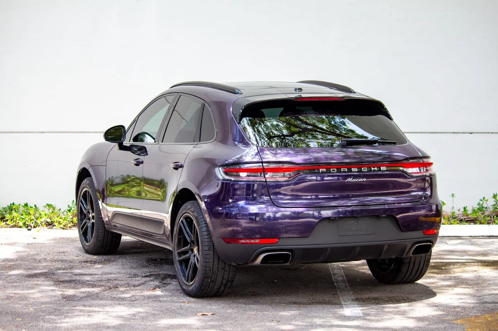 Used 2021 Porsche Macan w/ Premium Package Plus AWD/4WD image 12