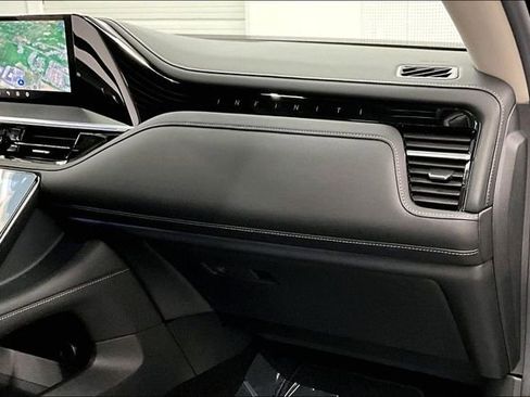 Used 2025 INFINITI QX80 Sensory AWD/4WD image 19