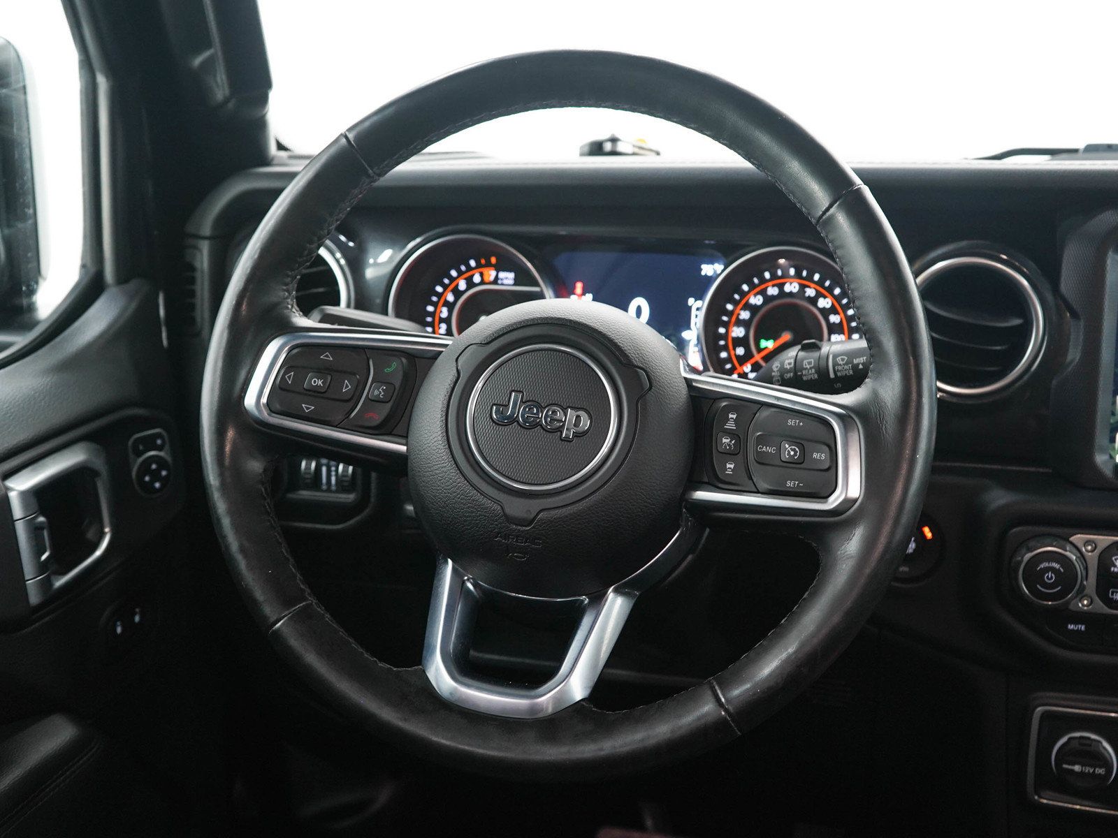 Used 2020 Jeep Wrangler Unlimited Sahara AWD/4WD image 16