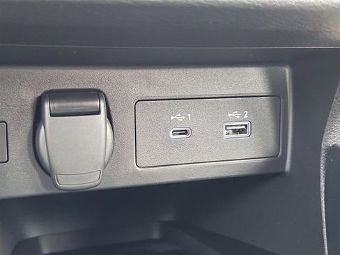 New 2025 Nissan Versa SR w/ Trunk Package image 10