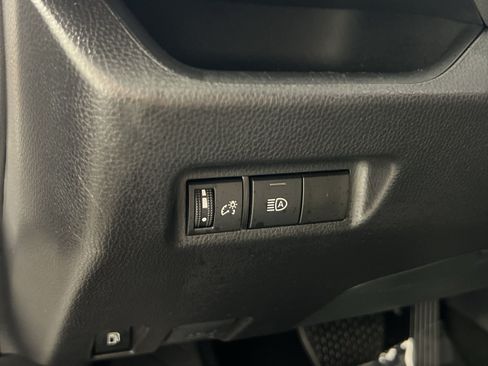 Used 2025 Toyota RAV4 XLE AWD/4WD image 32