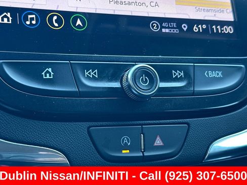 Used 2023 Chevrolet Equinox Premier AWD/4WD image 32