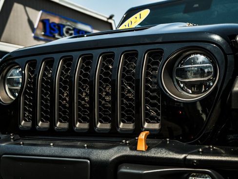 Used 2021 Jeep Wrangler Unlimited Rubicon w/ Trailer Tow Package AWD/4WD image 11