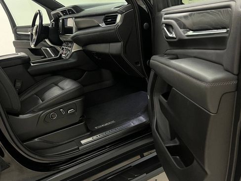 Used 2021 GMC Yukon XL Denali AWD/4WD image 45
