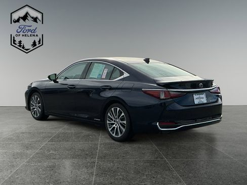 Used 2020 Lexus ES 300h w/ Premium Package image 3