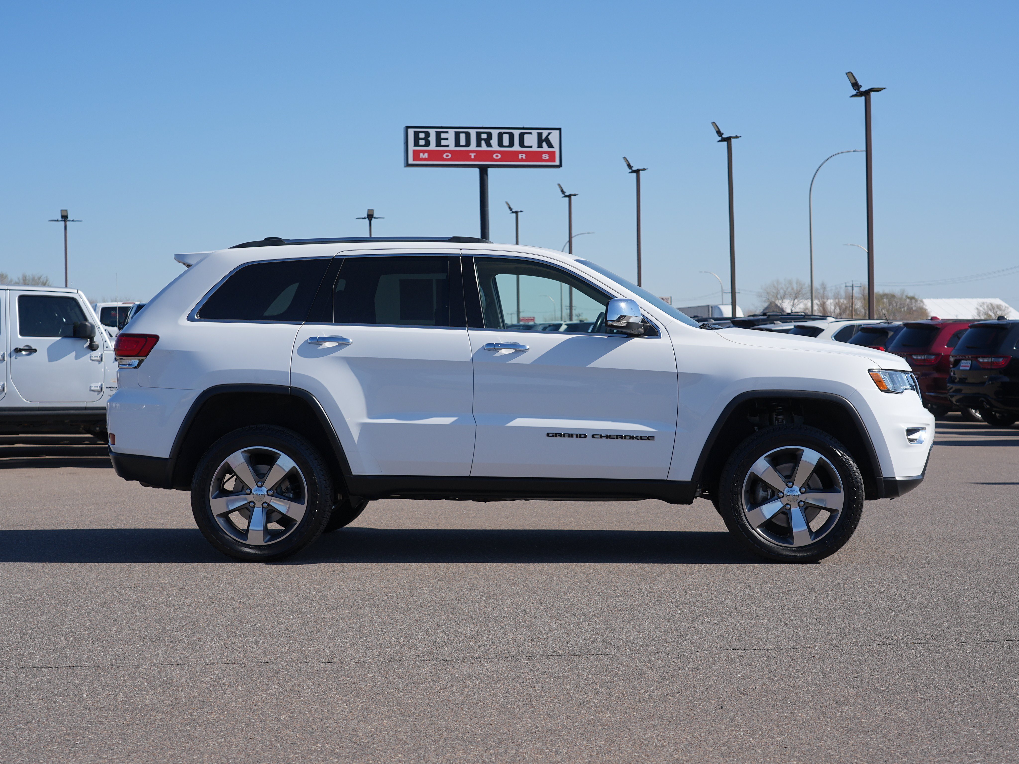 Used 2021 Jeep Grand Cherokee Limited AWD/4WD image 2
