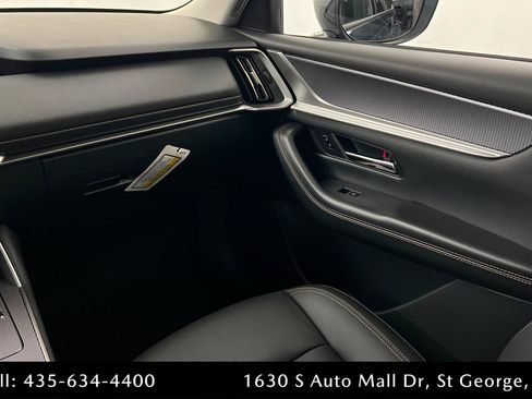 New 2026 MAZDA CX-90 Plug-In Hybrid w/ Preferred image 12