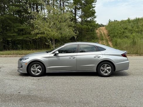 Used 2020 Hyundai Sonata SE image 2