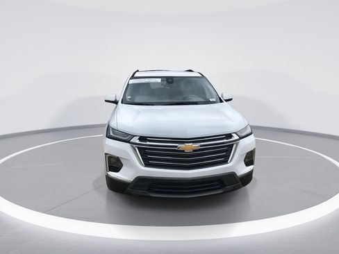 Used 2023 Chevrolet Traverse LT w/ LPO, Floor Liner Package FWD image 3