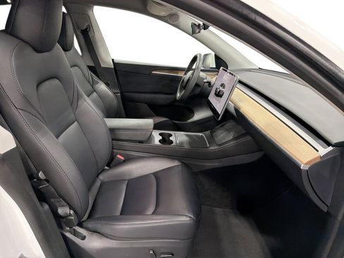 Certified 2023 Tesla Model Y Performance AWD/4WD image 13