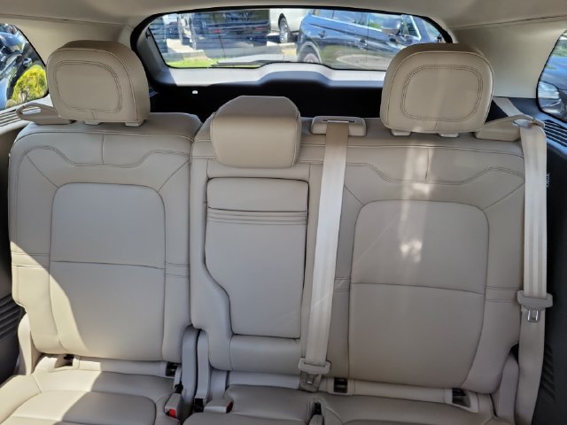 Certified 2022 Lincoln Corsair FWD image 12