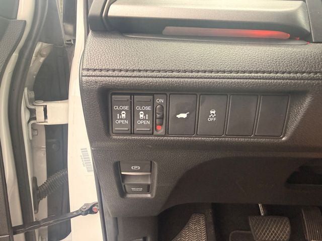 Used 2025 Honda Odyssey Sport-L image 9