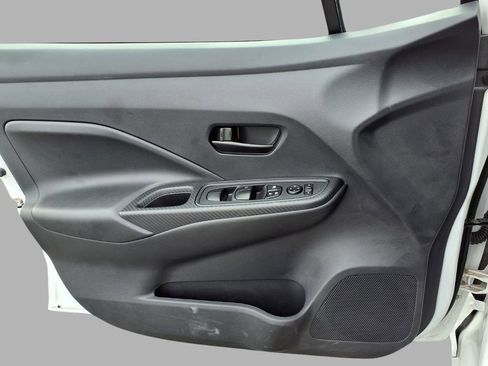 Used 2025 Nissan Versa S w/ Trunk Package image 15