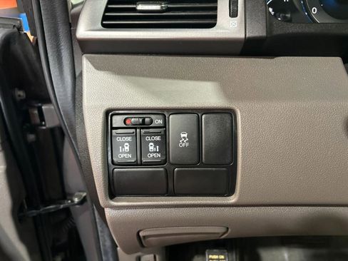 Used 2013 Honda Odyssey EX image 26