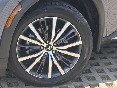 Certified 2023 INFINITI QX60 Sensory w/ Vision Package AWD/4WD image 10