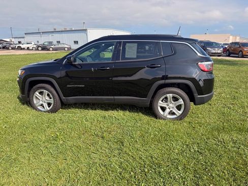 Used 2023 Jeep Compass Latitude AWD/4WD image 4