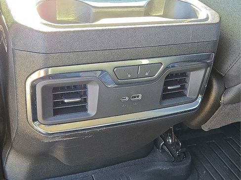 Used 2025 GMC Sierra 2500 SLT w/ SLT Premium Package image 17