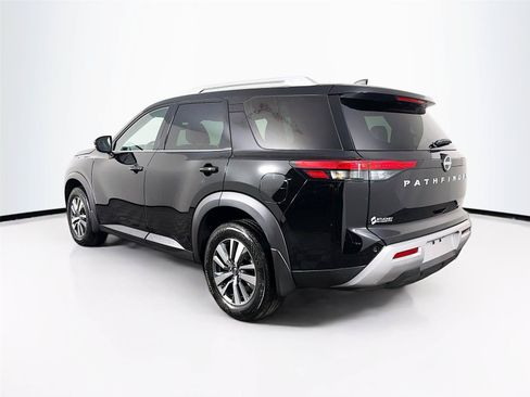 Used 2025 Nissan Pathfinder SL AWD/4WD image 5