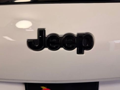 Certified 2023 Jeep Grand Cherokee L Limited w/ Black Appearance Package image 10