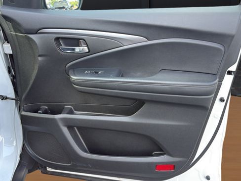 Used 2022 Honda Pilot Sport image 23