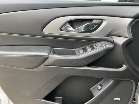 Used 2018 Chevrolet Traverse LT image 14