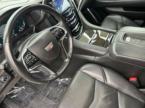 Used 2017 Cadillac Escalade ESV Platinum image 5