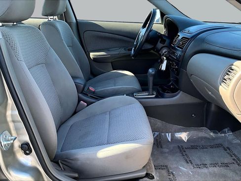 Used 2004 Nissan Sentra S FWD image 8